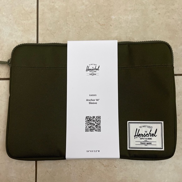 NWT Herschel Supply Co. Denman 14 inch Sleeve Tech (Ivy Green) - Picture 2 of 3